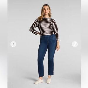 SPANXshape™ EveryWear
Kick Flare Jeans NWT Medium